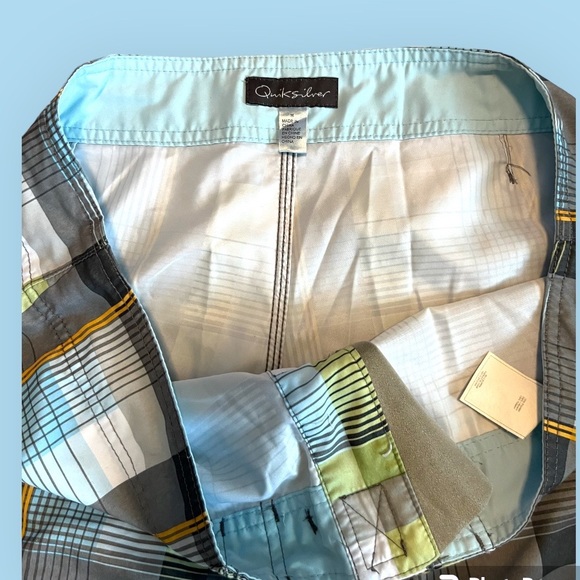 Quicksilver board shorts - Picture 2 of 5